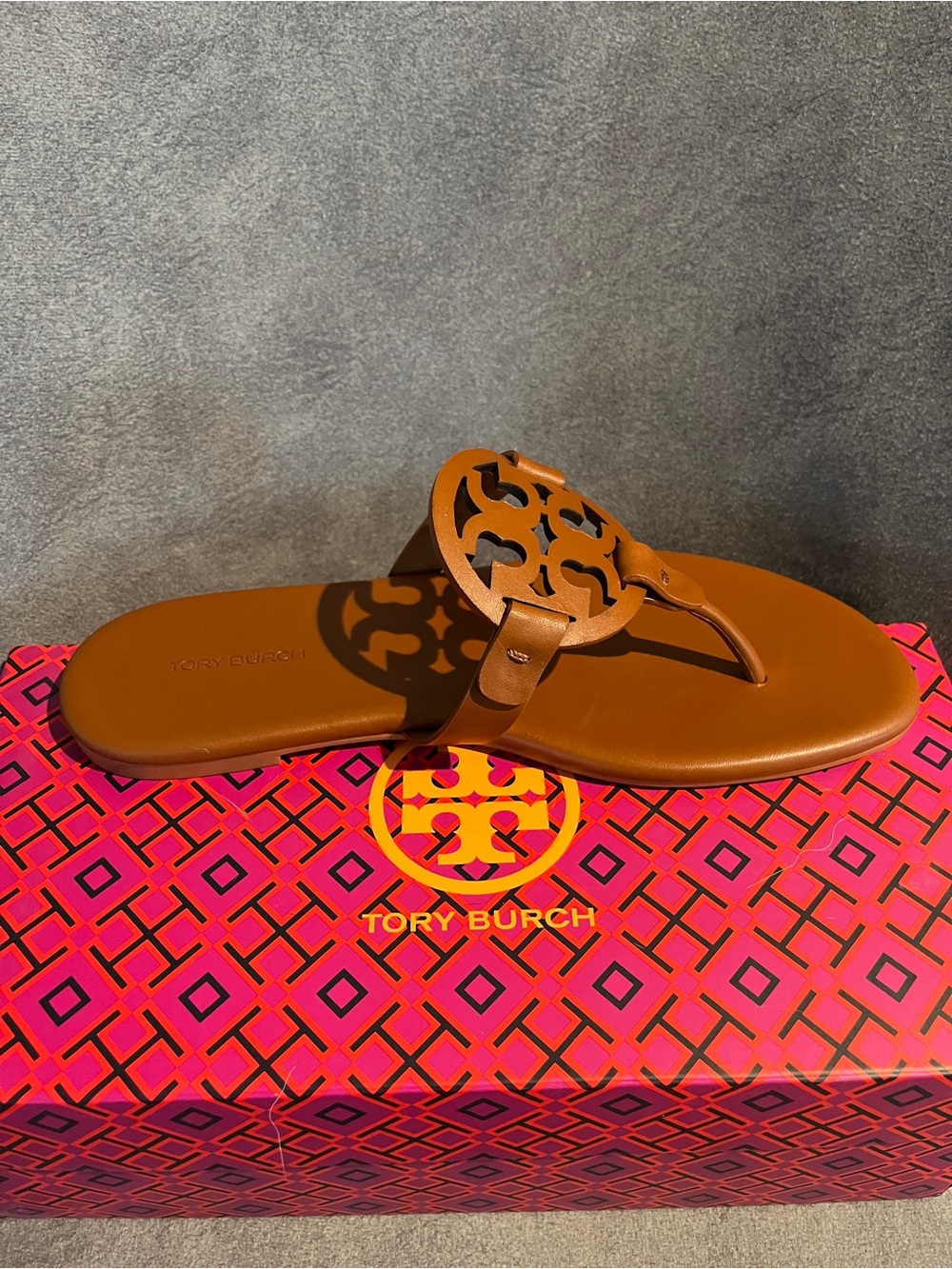 Tory Burch Women’s Sandals Miller Bourbon Size 8 US - Picture 11 of 15